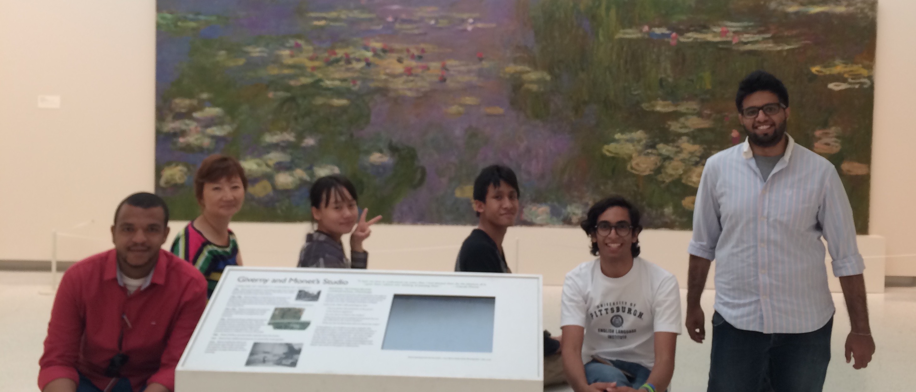 Students at the Carnegie Museum of Art 